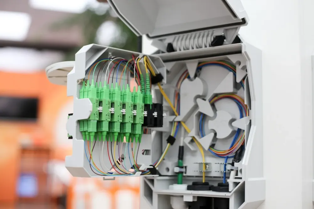 Réseau fibre optique sécurisé à Saint-Étienne