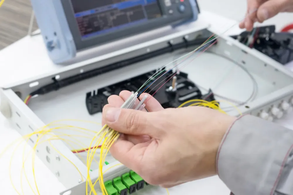 Réparation rapide fibre optique à Saint-Étienne